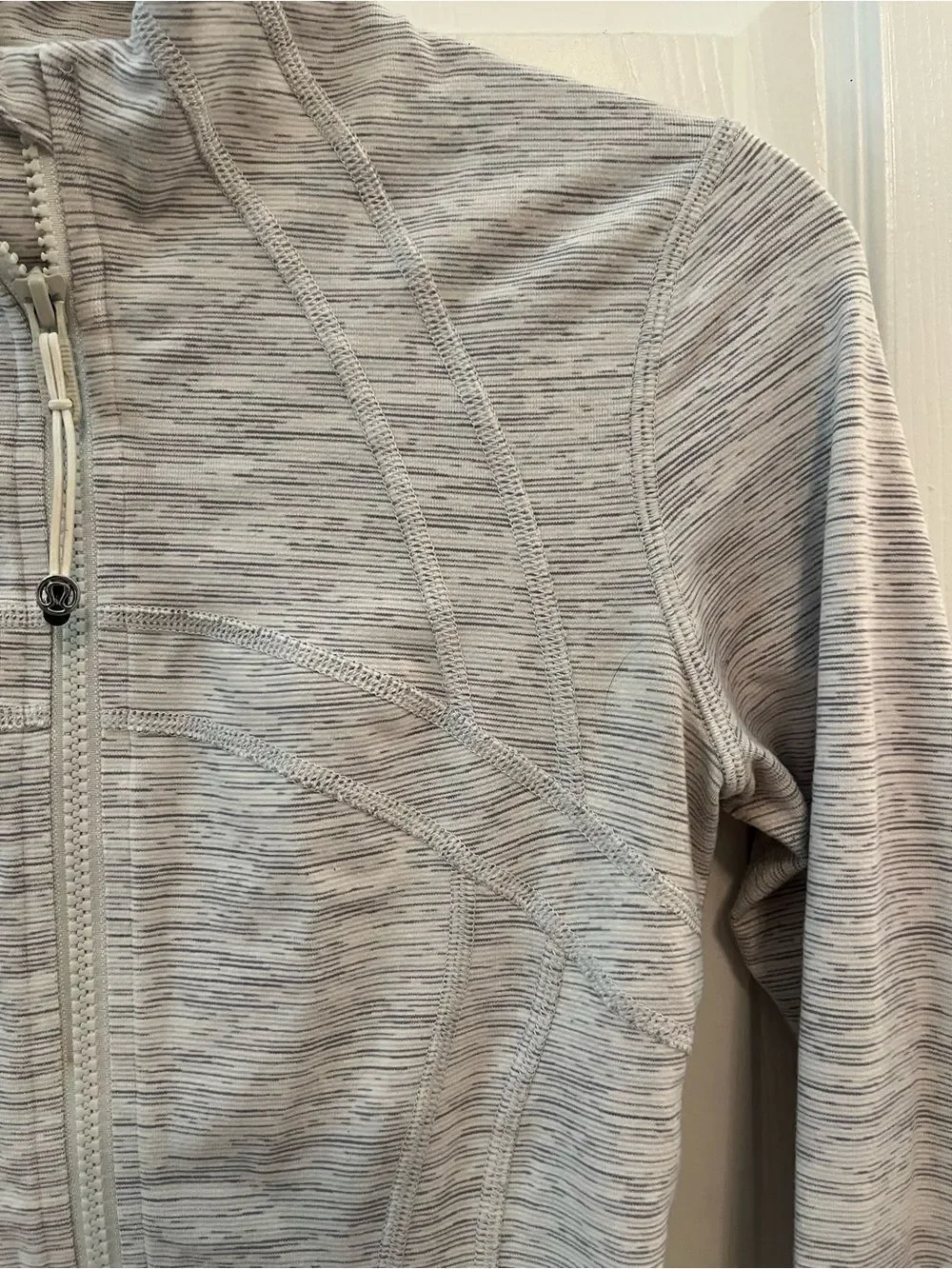Lululemon Define Jacket Heathered Gray Space Dye Zip Up Thumbhole Size 4